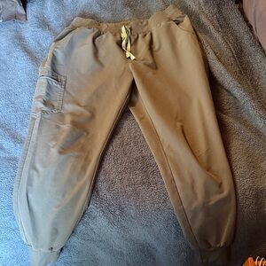 FIGS - Zamora Jogger Scrub Pants - Moss